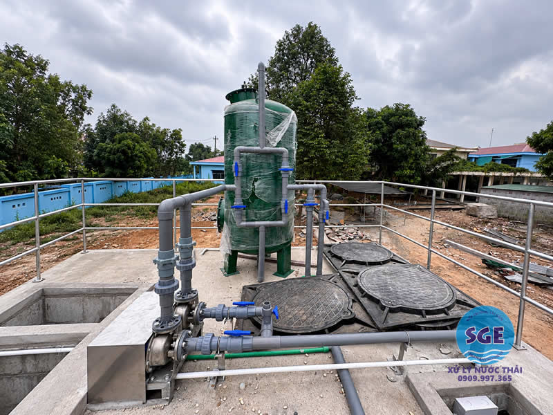 thiết bị bể lọc áp lực