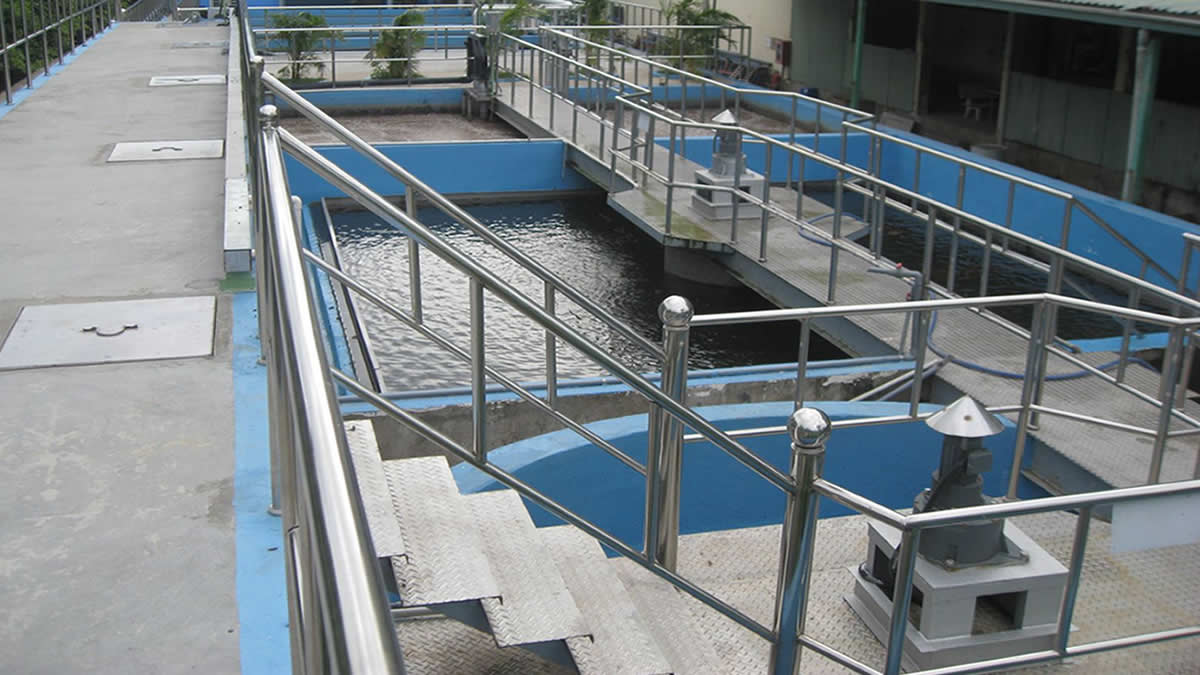 Cụm bể xử lý sinh học trong hệ thống xử lý nước thải công nghiệp