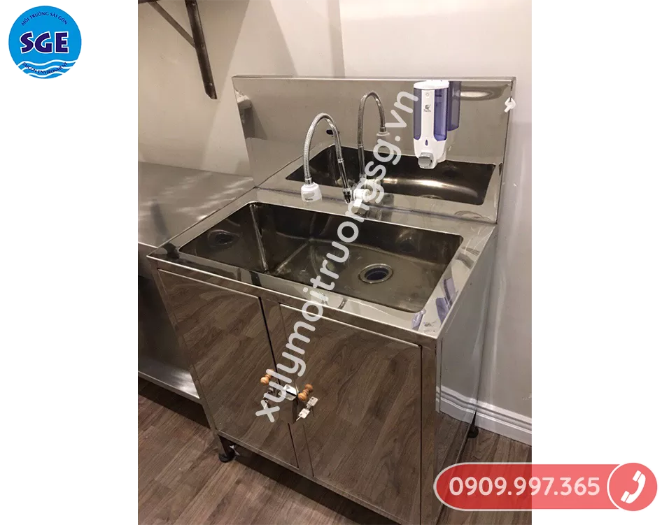 Sử dụng bồn rửa tay y tế tại quận 1 mang đến nhiều lợi ích quan trọng cho cá nhân, cộng đồng